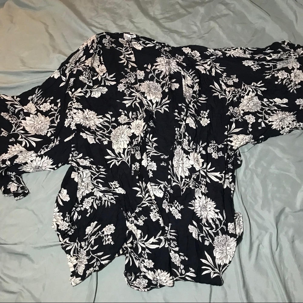 Sheer Kimono With 3 Quarter Sleeves